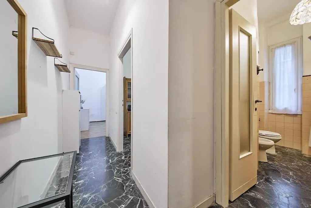 Moscova - Brera Casa Centralissima Con Wi-Fi ميلان 0*,